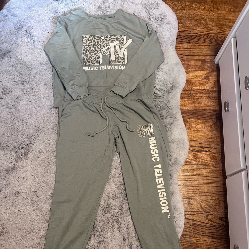 Pajama set